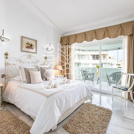 Apartment Puerto De Holiday Vistas Al Mar Y Yates Con Piscina Malaga Benalmadena