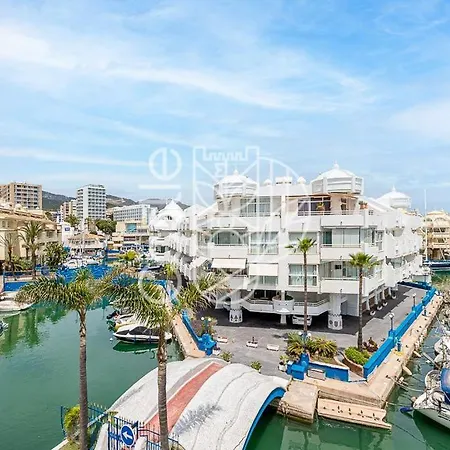 Apartment Puerto De Holiday Vistas Al Mar Y Yates Con Piscina Malaga *